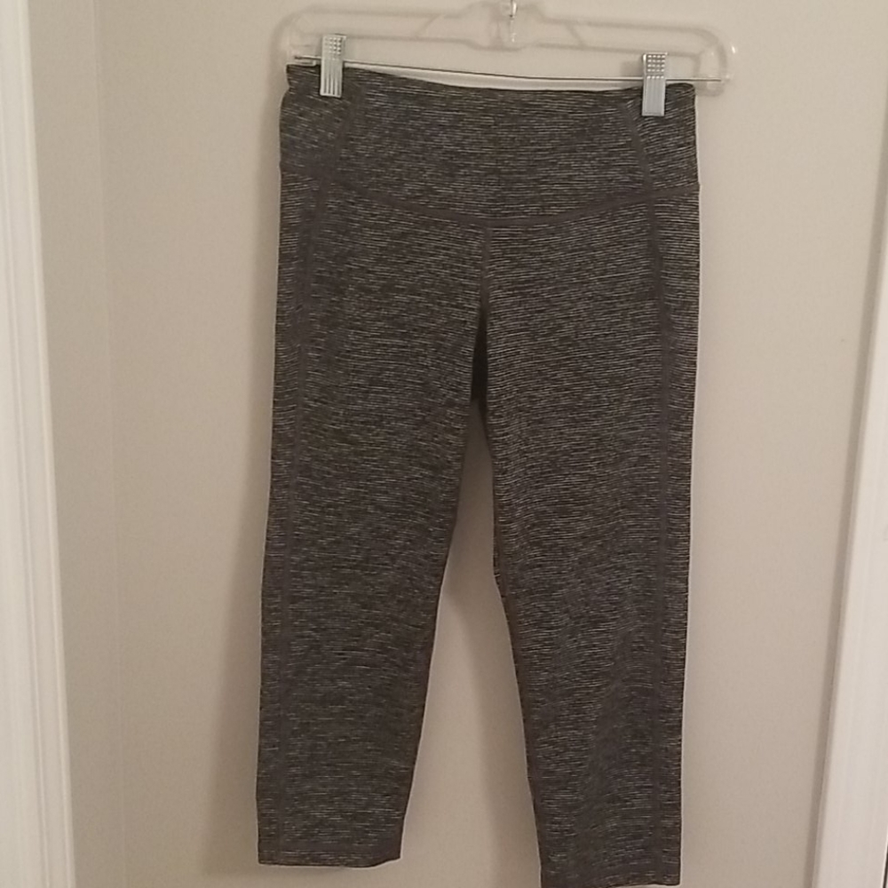 Old Navy capri workout leggings
